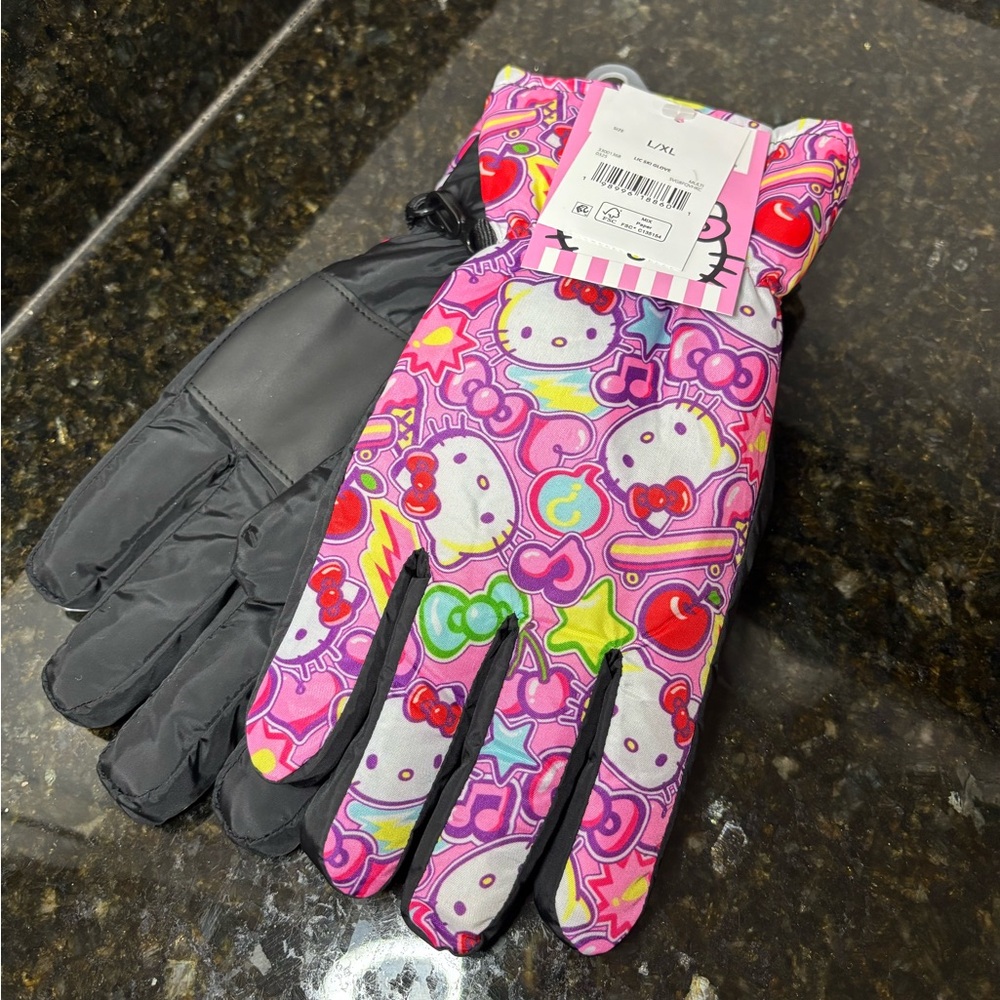 HELLO KITTY NWT Ski Gloves